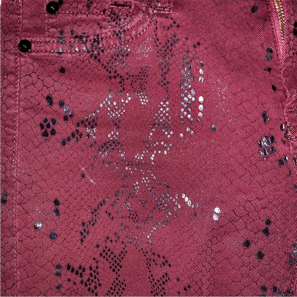 7 For All Mankind Jeans Burgundy Snakeskin Print Lowrise Skinny Jeans sz 28 - Picture 8 of 8